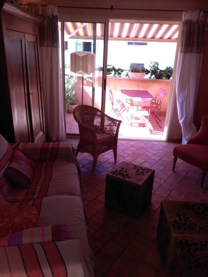 La Maison Derriere La Fontaine 布依斯·莱斯·巴罗尼 外观 照片