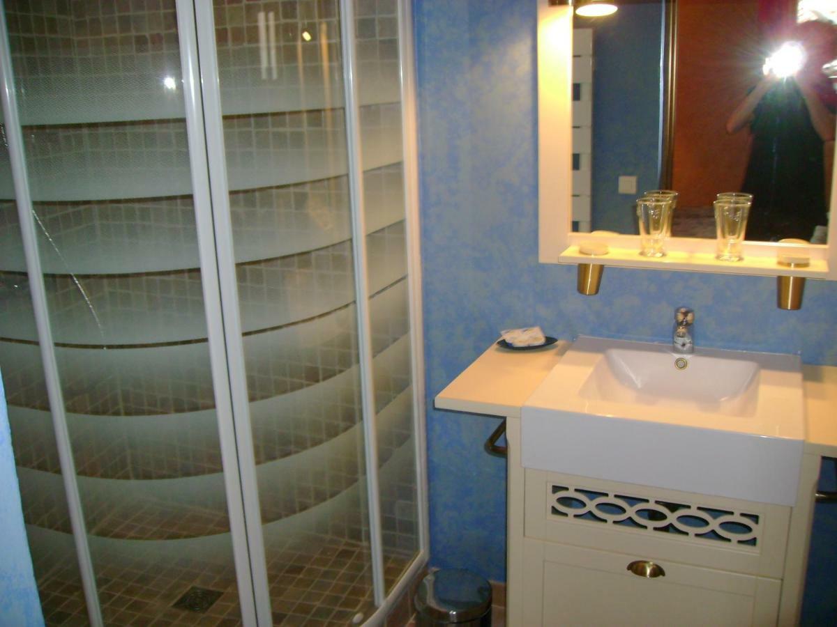 La Maison Derriere La Fontaine 布依斯·莱斯·巴罗尼 外观 照片